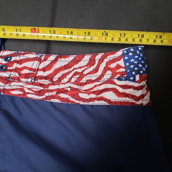 Cabelas Swim Shorts - Picture 5 of 7